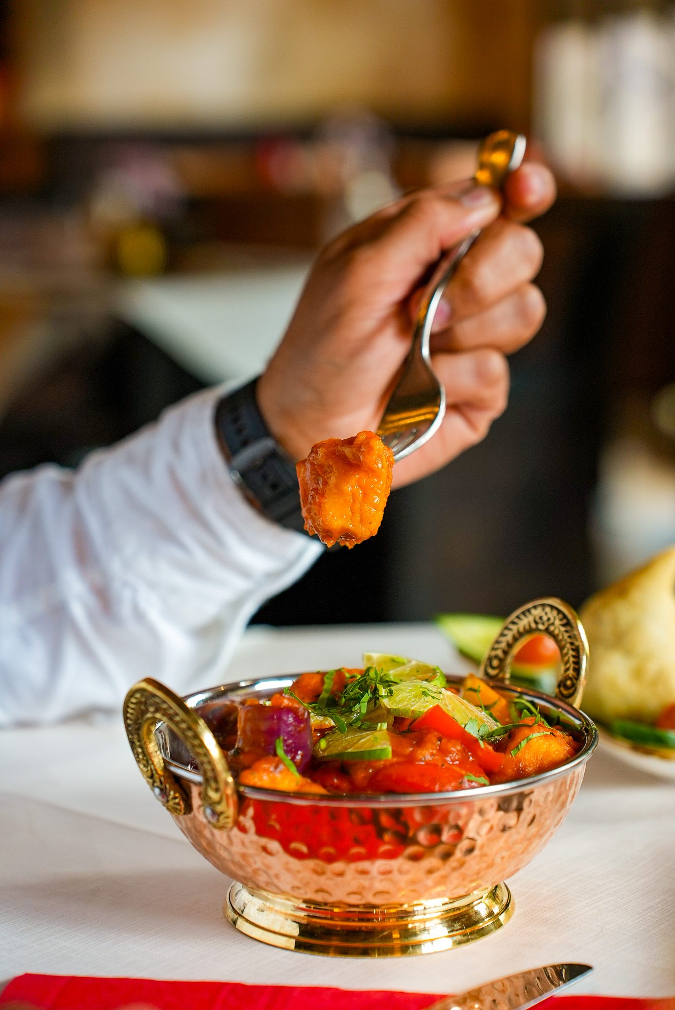 Indisches Curry im Kupferschälchen